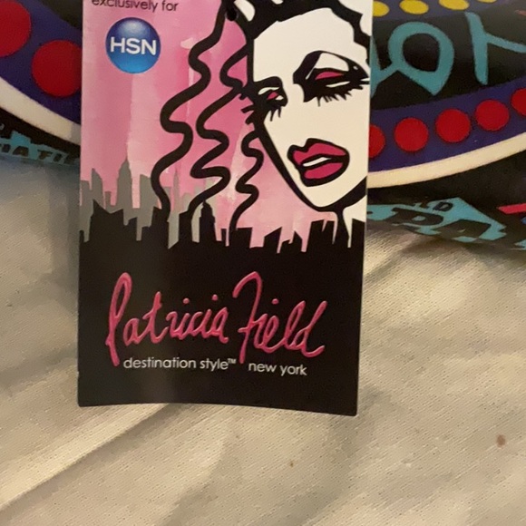 Patricia Field Sex & The City New York Clutch, Graffiti Print, 12”W x 6”H, NWT - Picture 10 of 10